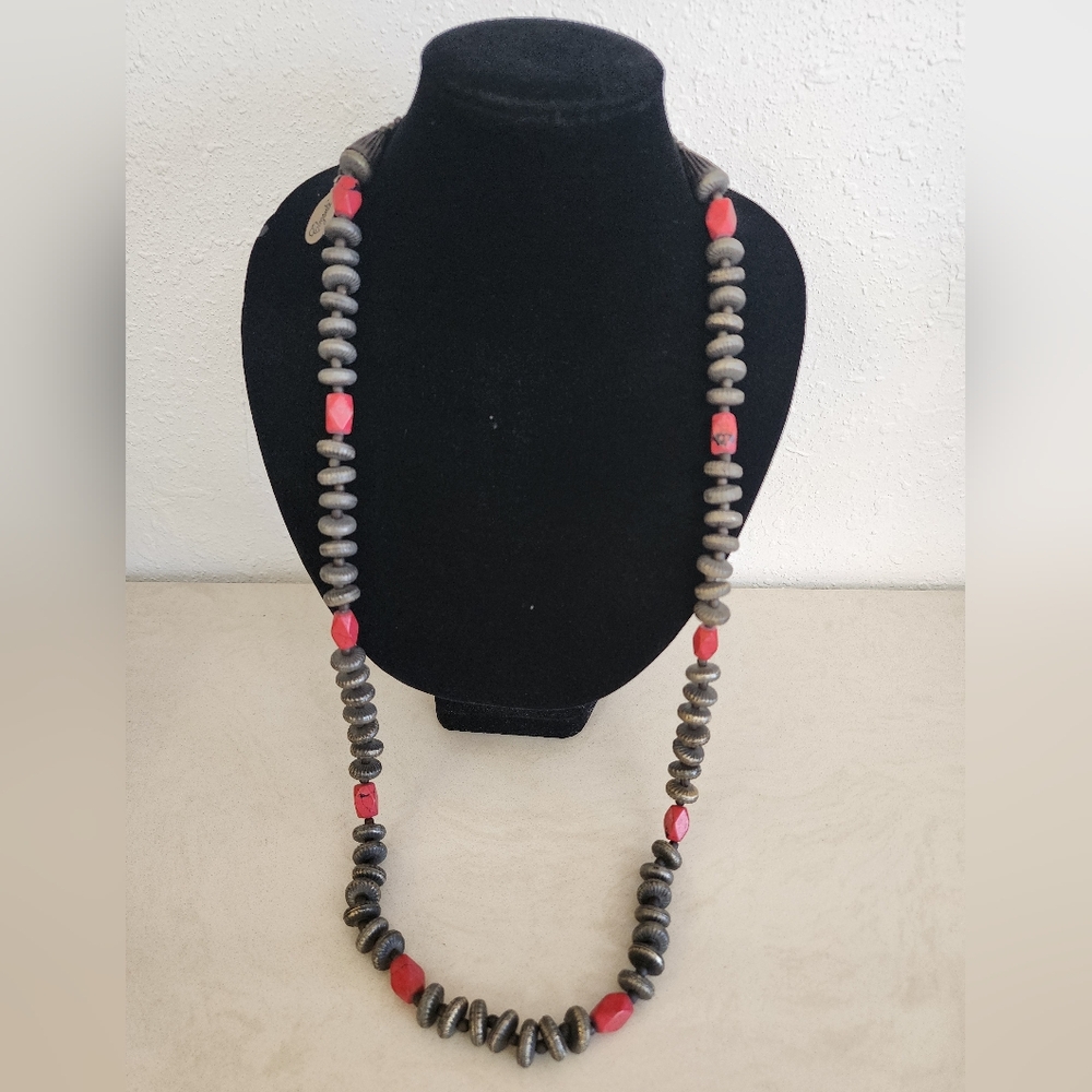 Elegante NWT Southwestern Silver Tone Red Beaded Long Statement Necklace